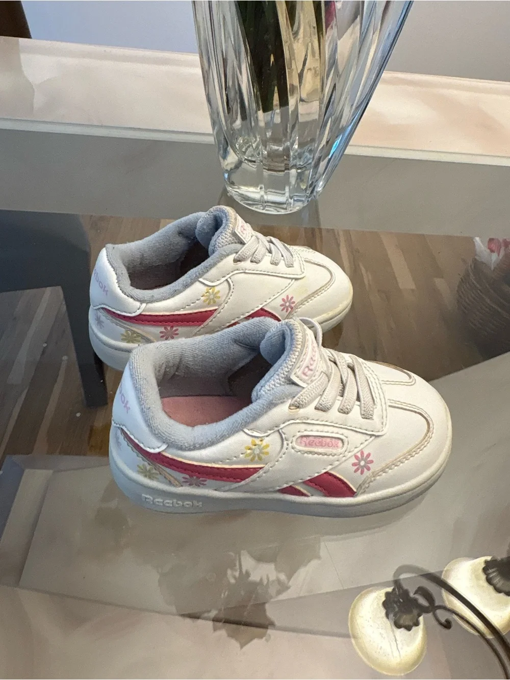 Reebok Kids White and Pink Athletic Shoes size 6K